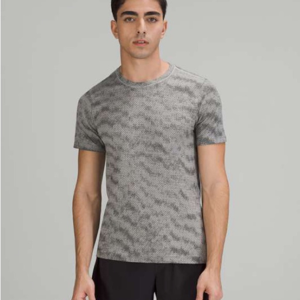 Lululemon Metal Vent Tech Tee
